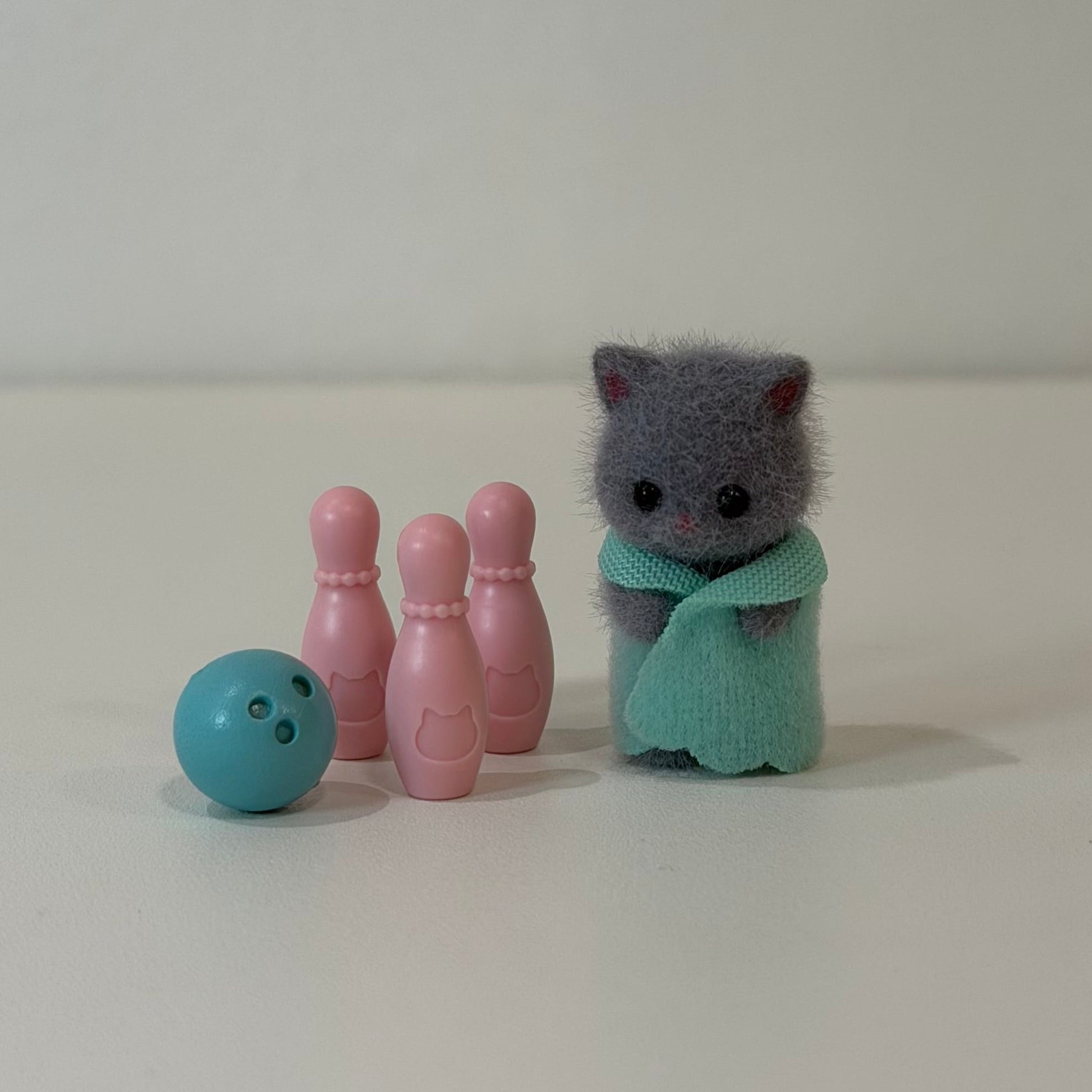 Sylvanian Families Bebé Gato persa Sorpresa party babies