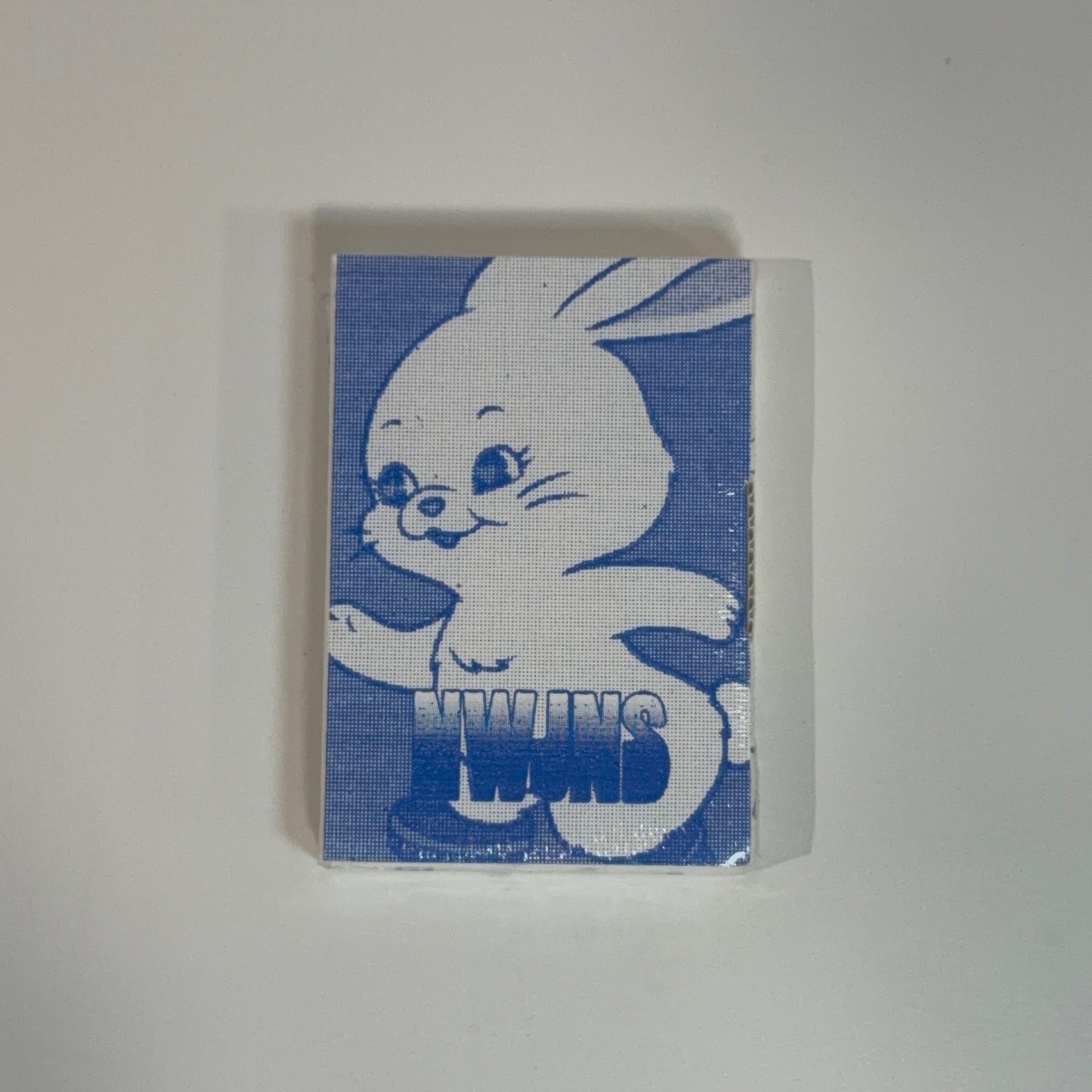 Álbum NewJeans Bluebook versión weverse