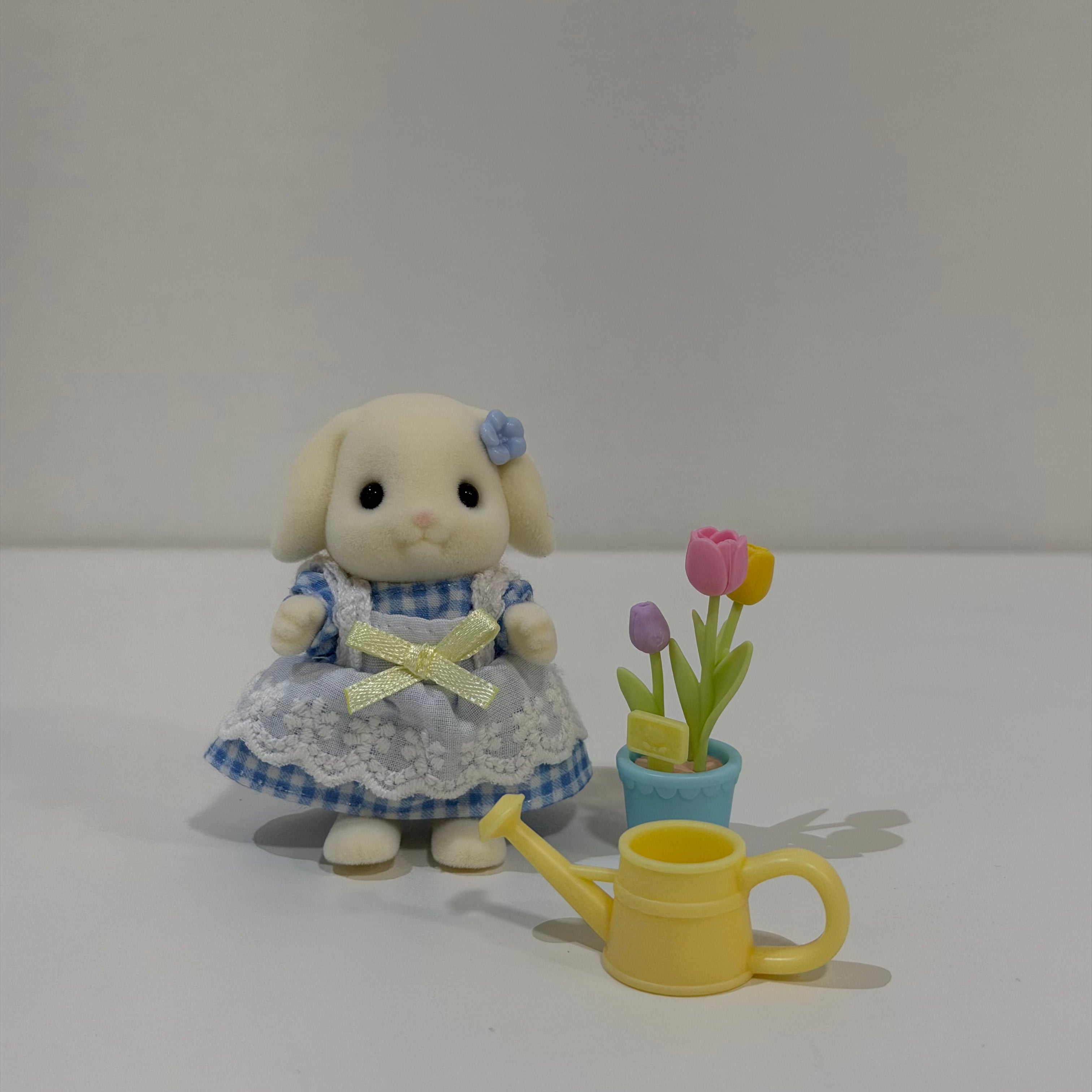 Sylvanian Families Hermanita flora con accesorios